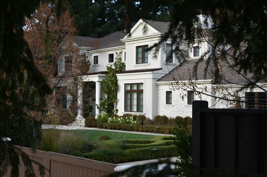 luxury celebrity mansion exterior